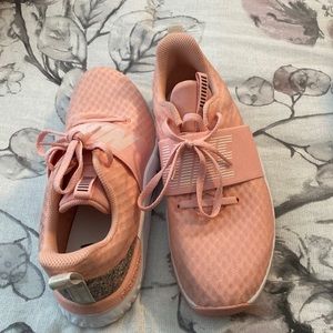 Nike sneakers salmon/peach color